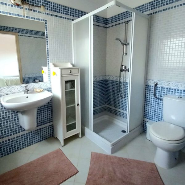 Studio - Bathroom Studio - Bathroom